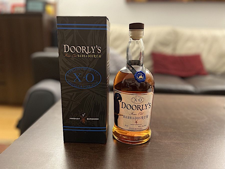 láhev rumu Doorly's XO