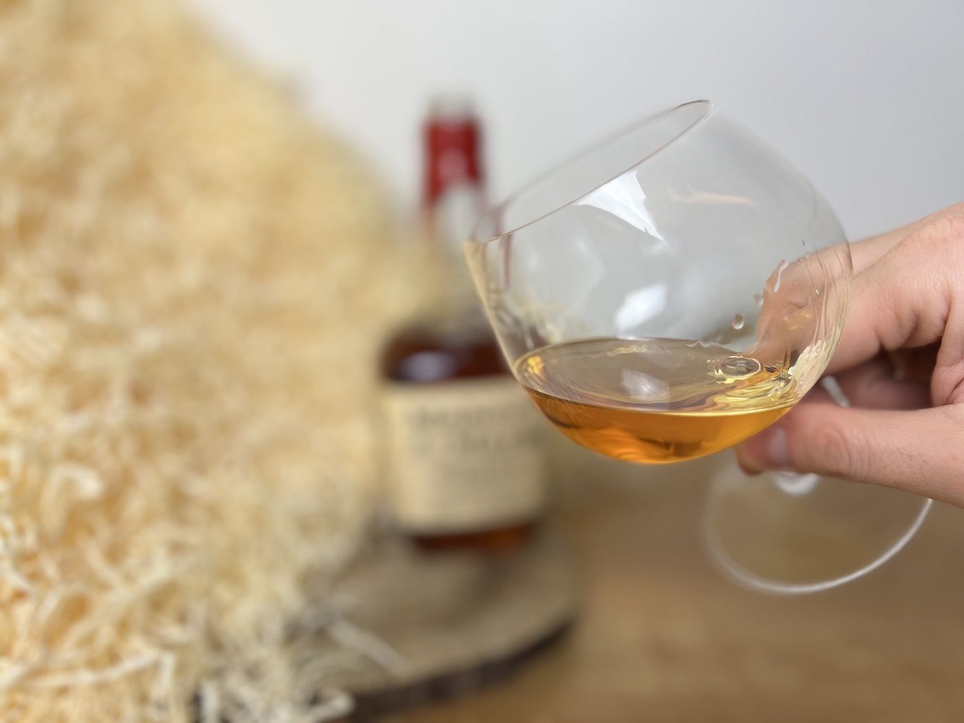 Maker's Mark Bourbon - detail na alkohol ve sklenici