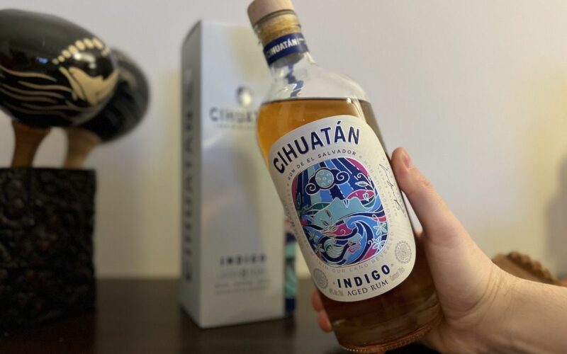 detail zadní etikety na láhvi Cihuatan Indigo 8y