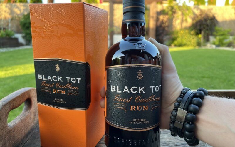 Black Tot Rum láhev