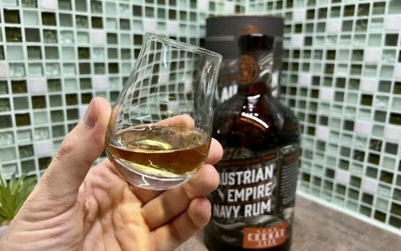 rum Austrian Empire Cognac Cask v sklenici