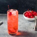 Shirley Temple drink - recept na legendární nealko nápoj (i v alko verzi)