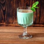 Grasshopper – recept na okouzlující zelený likérový koktejl se smetanou